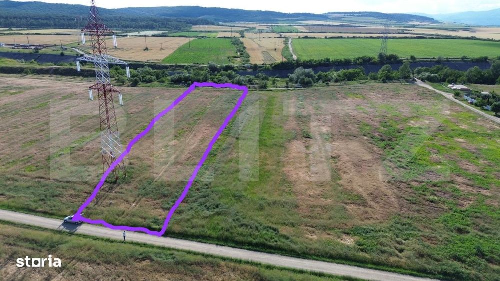Teren intravilan 2.056 mp | Doua fronturi stradale | Zona rezidentiala