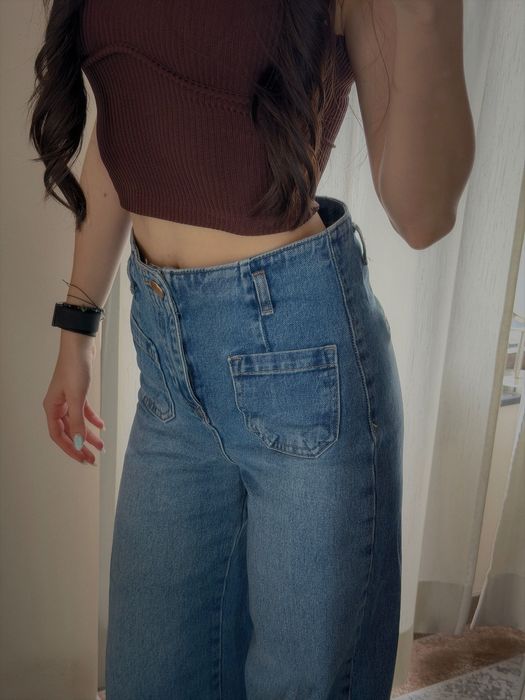 ZARA Cropped Wide Leg Front Pockets Jeans