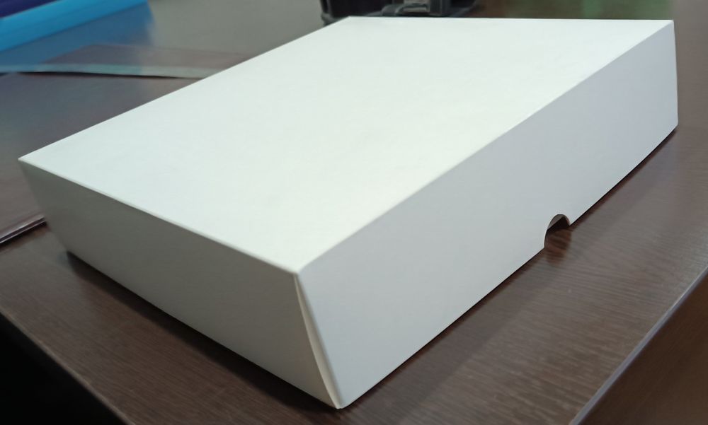 В наличии есть коробки 30*30*7 см