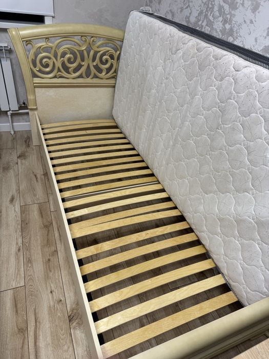 Кровати полутарки