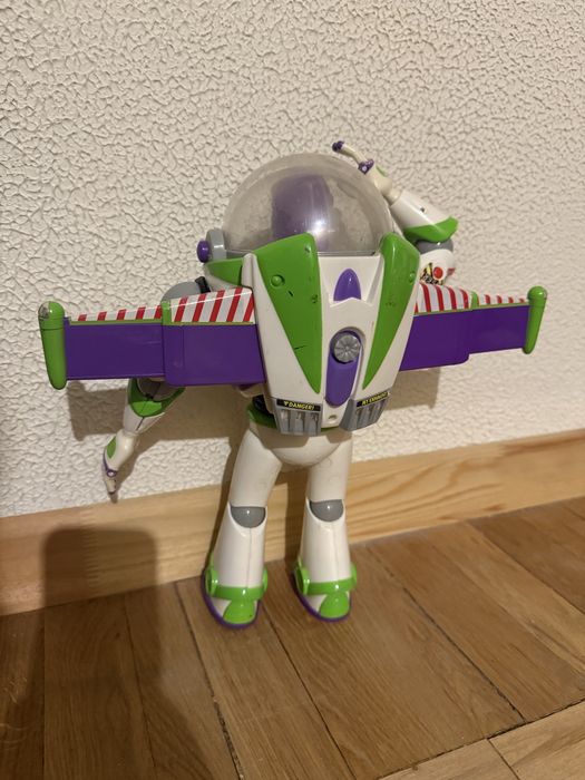 Buzz lightyear Базз Лайтер история игрушек оригинал