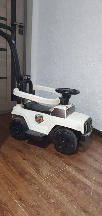 Продам машинку каталку