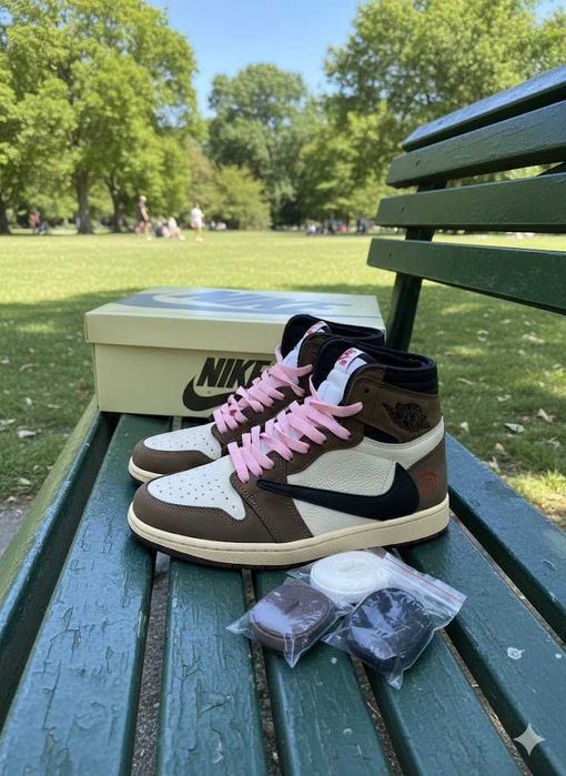 Adidasi Jordan 1 High Travis Scott X Mocha - Adidasi Premium