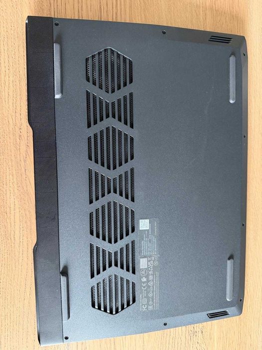 Laptop gaming Lenovo (15ARH7) AMD Ryzen™ 5 6600H 4.50 GHz, NVIDIA RTX™ 3050 4GB GDDR6, Memorie 16GB DDR5, SSD 512GB  15.6" 120Hz