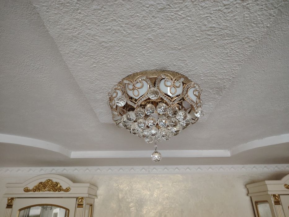 Люстры продам. Две шт.