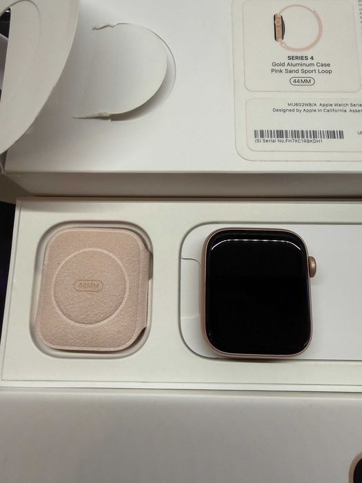 Apple Watch Seria4 44mm GPS Gold Aluminum Case