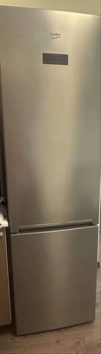 Vand frigider Beko no frost