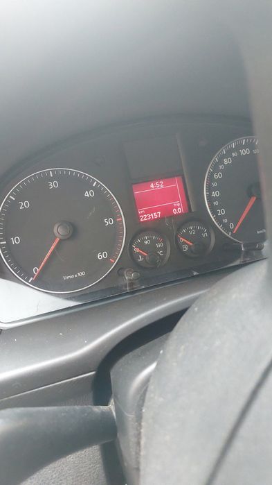 Продавам Volkswagen Caddy