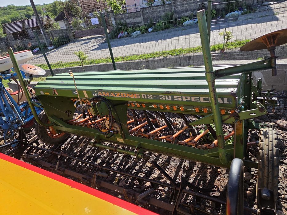 Semanatoare Paioase Amazone D8-30 Special