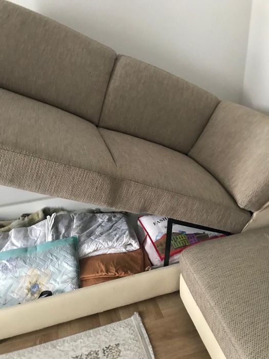 Продается диван угловой, раскладной в хорошем состоянии