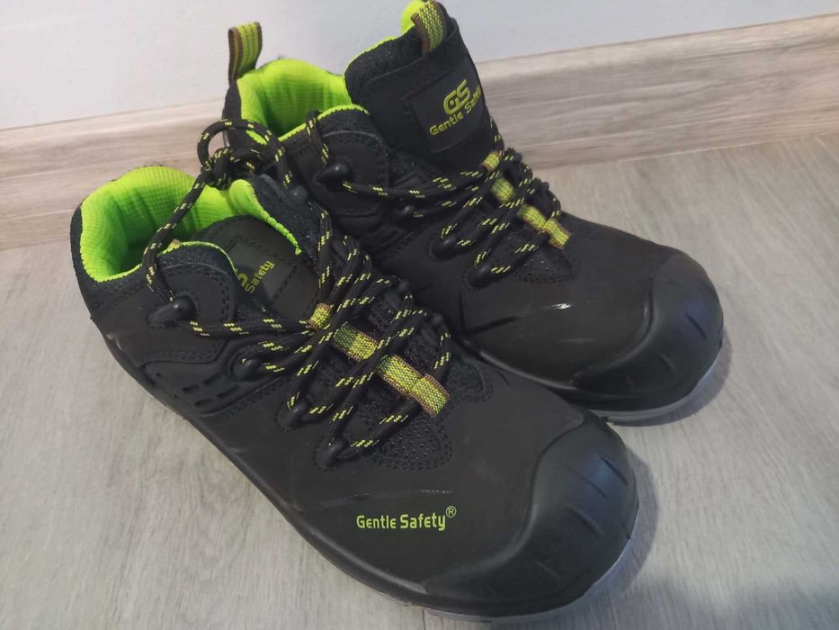 Incaltari, pantofi, bocanci protectie S3S bombeu compozit