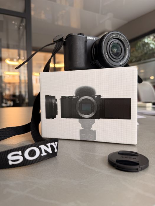 Sony ZV-E10 + 16–50mm OSS | Отлично състояние | Кутия