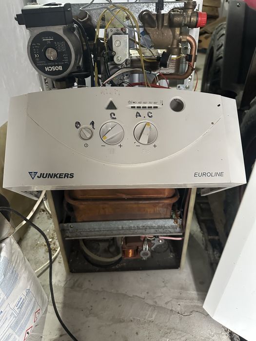 Vand centrala termica gaz Junkers Bosch 24kw, pret. 1200neg.