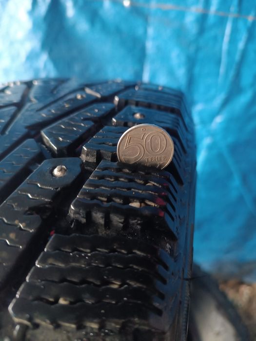 Продам шины комплект