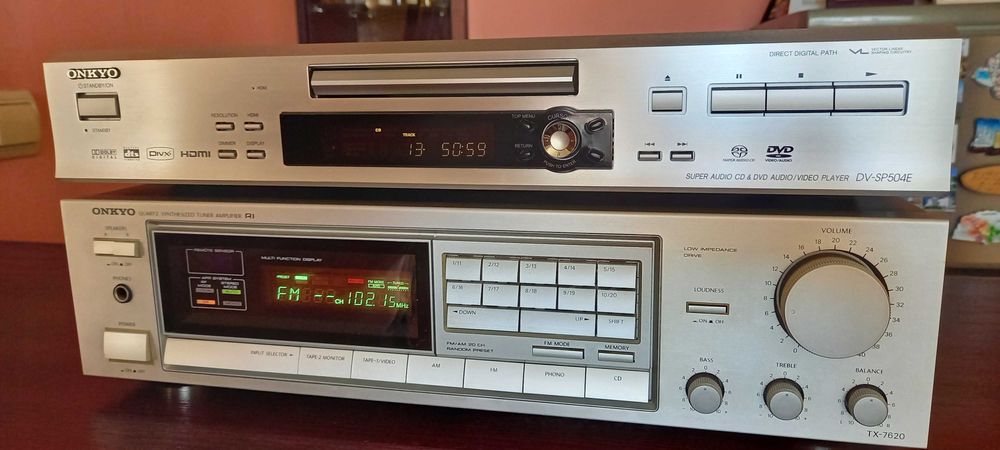 Ресийвър и DVD-плеър ONKYO