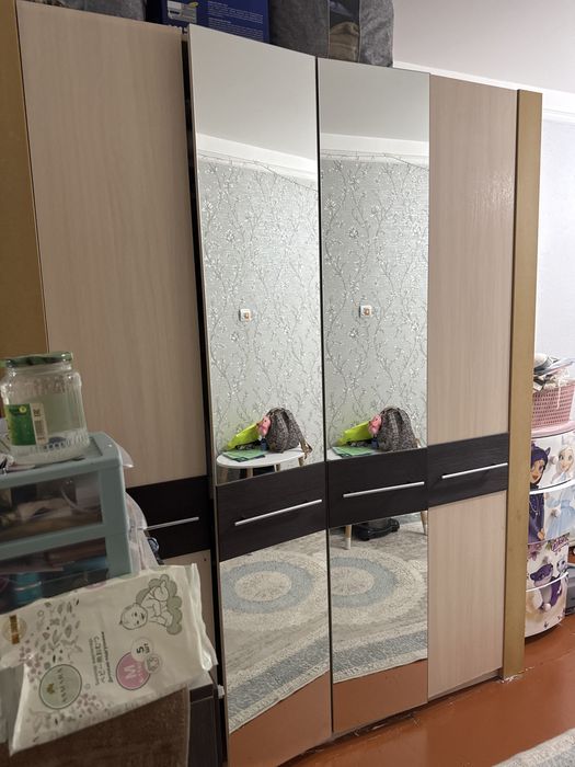 Срочно продаю шифоньер