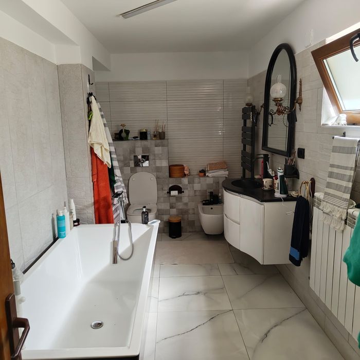 Casa evreiască 250 mp utili, 880 teren central