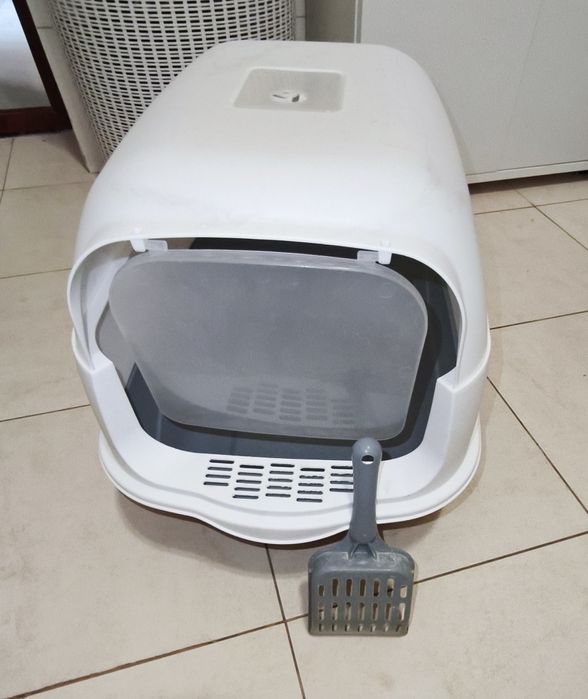 Закрытый лоток для кошки