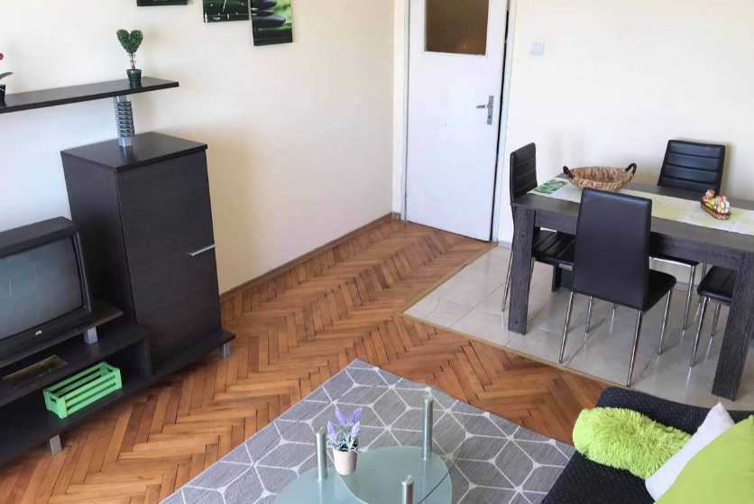 Дава се под наем Двустаен апартамент в Бургас, Зорница - 55 кв.м за 160 € - Снимка #1