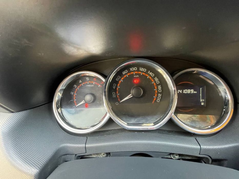 ларгус 2021 срочна сотилади 11000$