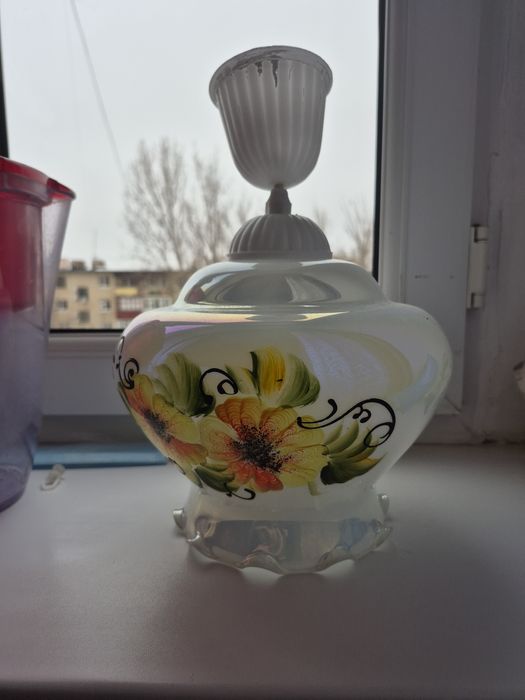 Продам люстру в отличном состоянии