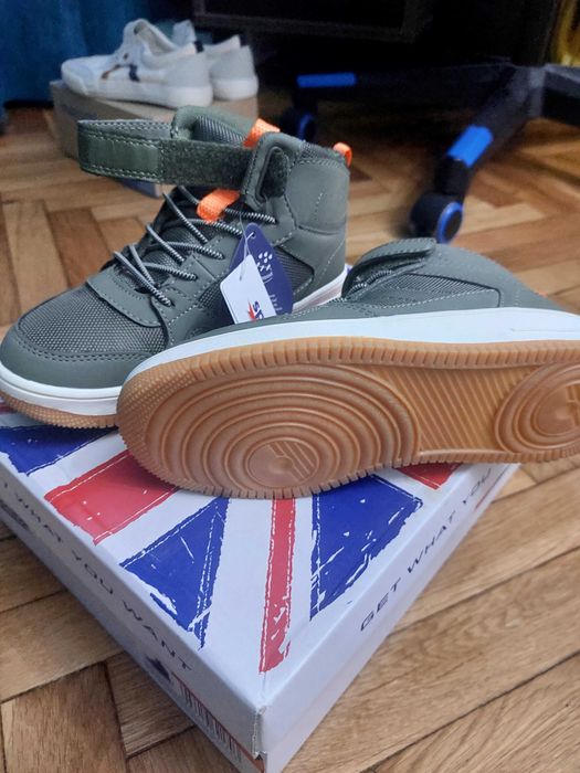 Чисто нови детски есенни кецове за момче Sprandli.