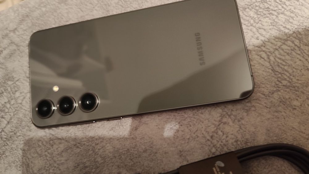 Samsung s24fe, 256gb