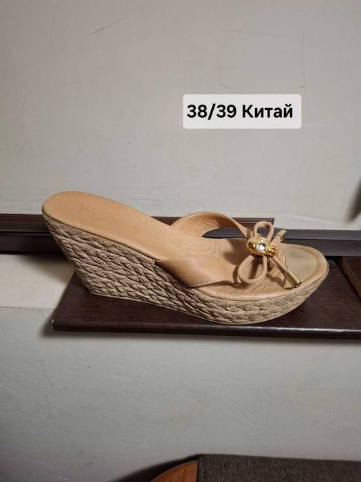 Продам женскую обувь