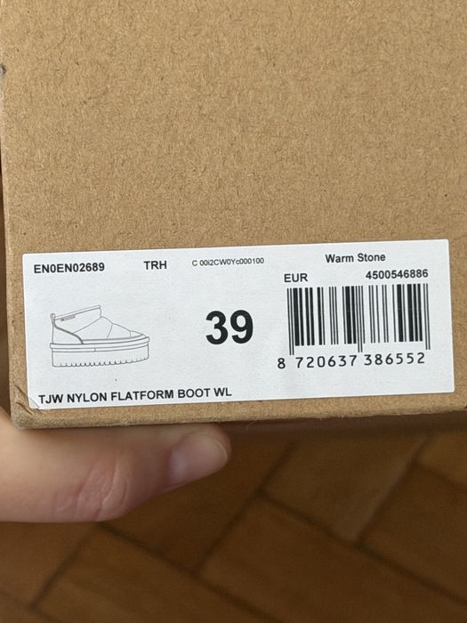 Ghete iarna Tommy Hilfiger noi marimea 39 Dama argintii gri