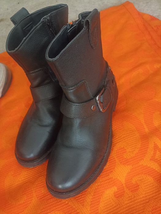 Ghete fete Next , Zara preț ptr ambele perechi