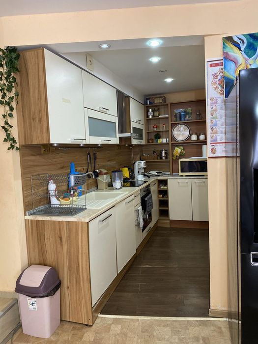 Дава се под наем Тристаен апартамент в Варна, Бриз - 100 кв.м за 650 € - Снимка #4