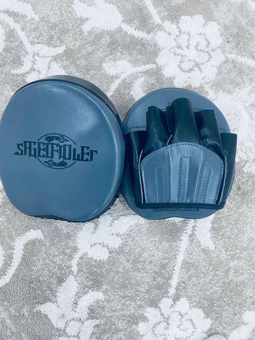 Шлем,футы,лапа сатылат