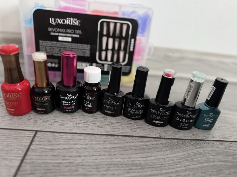 Kit de manichiura pentru începatori+lampă UV gratis