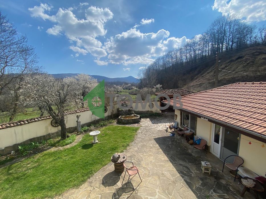 Продава се Къща в с. Веселиново, Област Шумен - 200 кв.м за 415 €/кв.м - Снимка #2