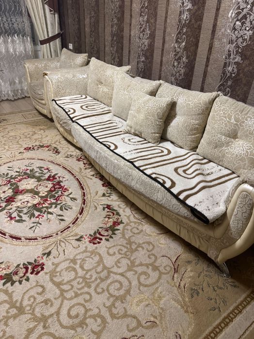 Диван дешево продам