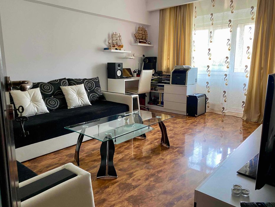 Apartament cu 3 camere - zona Ostroveni, etaj 2/7, locație liniștită și parcare ușoară