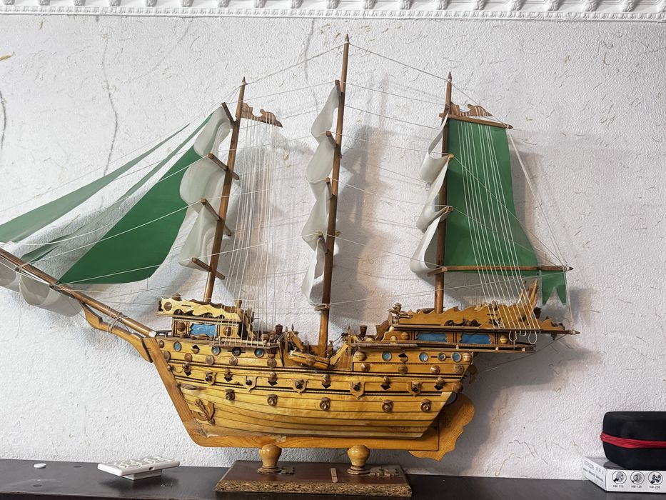 Каробль ручная робота. Сувенир