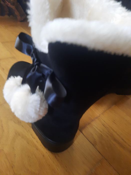 Cizme cu blana noi,mărimea 36(dar sunt bune pt.35)
