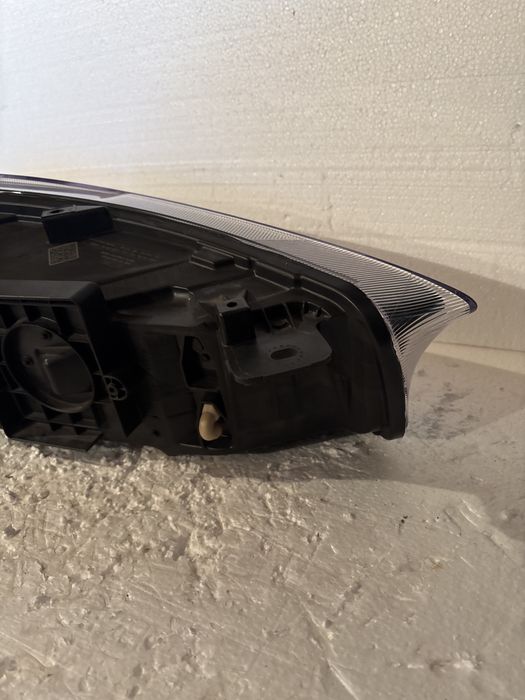 Фар Ford Focus 4