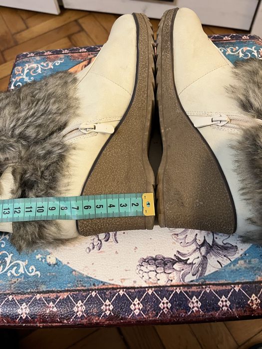 Botine dama elegante cu blanita si fermoar marime 39 in stare f buna