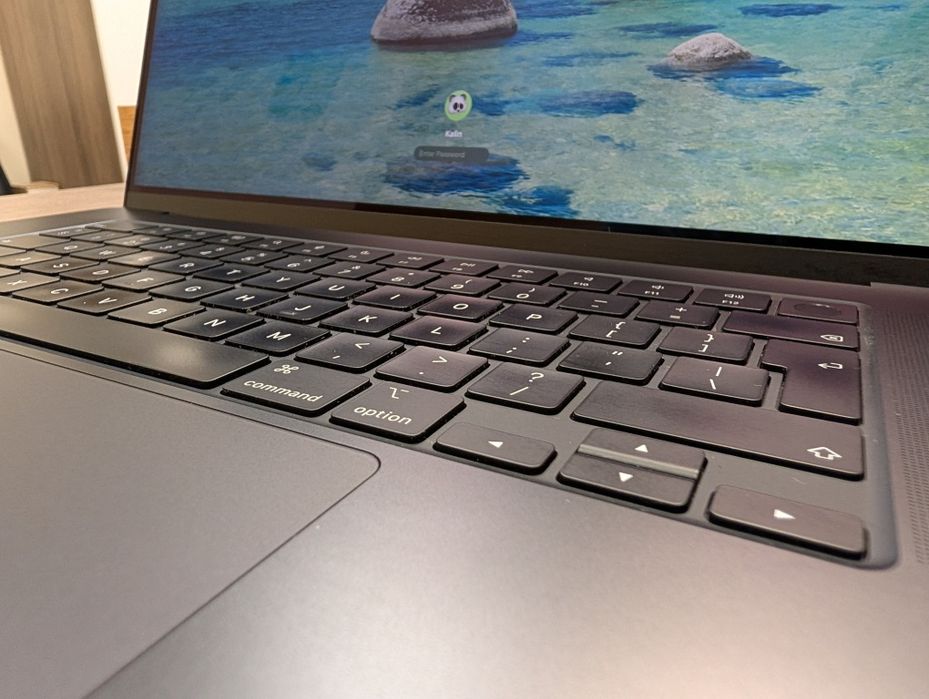 MacBook Pro M3 16 инча 18GB 2023 като нов. Батерия 99%