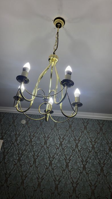 Продам люстры б/у в хорошем состоянии