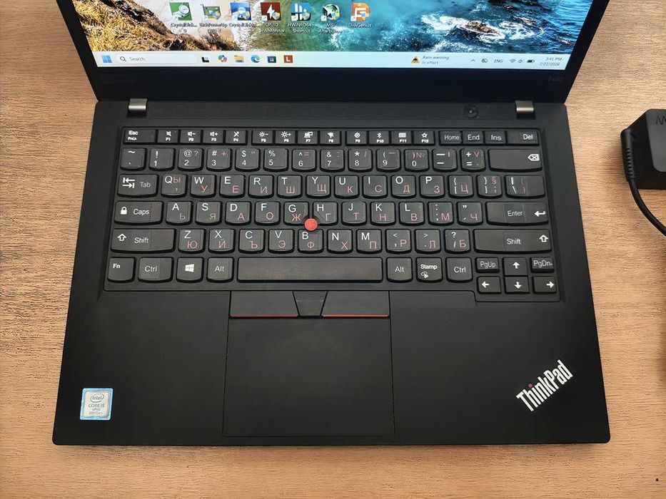Лаптоп Lenovo Thinkpad T490, i5-8365U, 8gb ram, 128gb ssd, със зарядно