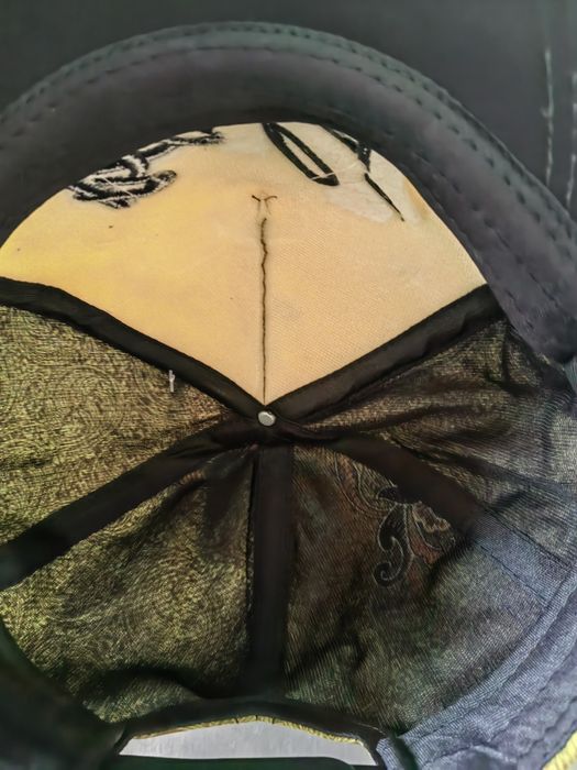 Шапка с козирка - нова