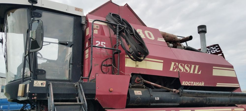Комбайн Ессиль 740