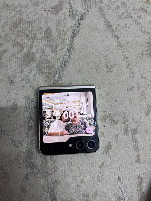 Samsung Galaxy Z flip 5