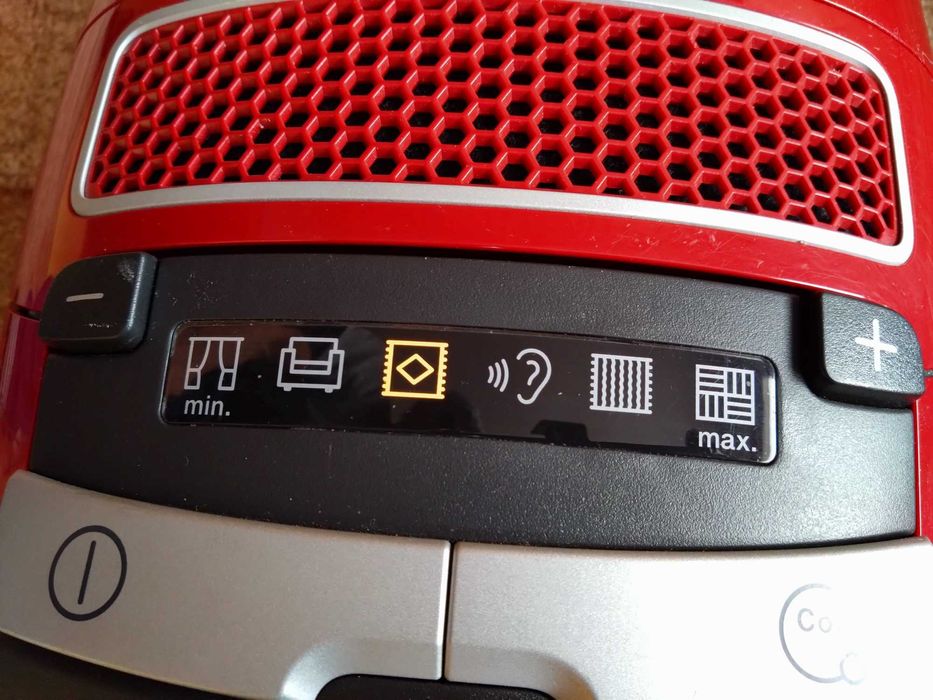 Прахосмукачка Miele Complete C3 Excellenes Ecoline 800W