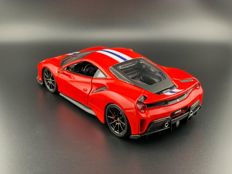 Macheta auto Ferrari 488Pista, Bburago, 1/24