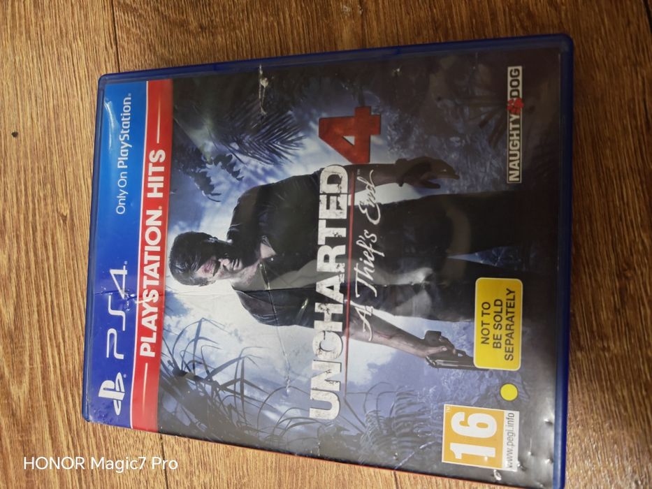 Vând PS 4 +statie încărcare manetă noua și jocuri