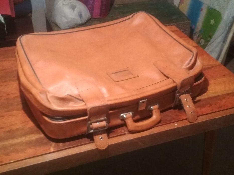 Чемодан сотилади холати яхши